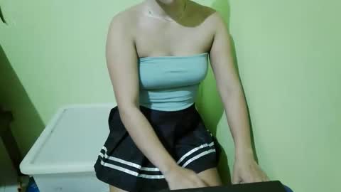 Snapshot of ilove2cum4uxox chatting on 11/11/25, 04:07 ilove2cum4uxox online show from 11/11/25, 04:07