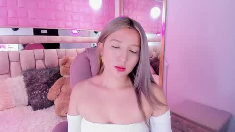 Snapshot of im__angelica chatting on 09/19/25, 02:07 Ange online show from 09/19/25, 02:07