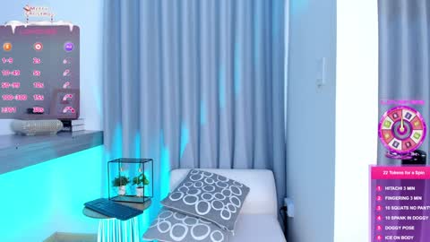 Snapshot of im_antonia chatting on 12/10/24, 10:16 LUCY online show from 12/10/24, 10:16