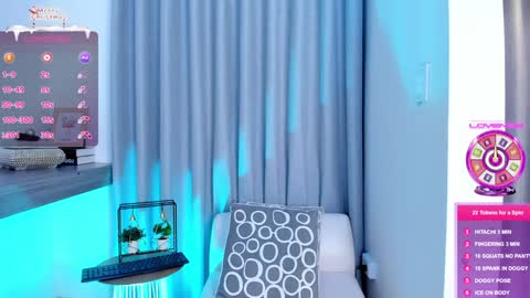 Snapshot of im_antonia chatting on 12/12/24, 01:32 LUCY online show from 12/12/24, 01:32