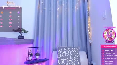 Snapshot of im_antonia chatting on 01/04/25, 12:48 LUCY online show from 01/04/25, 12:48