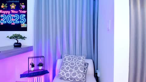 Snapshot of im_antonia chatting on 01/12/25, 02:19 LUCY online show from 01/12/25, 02:19