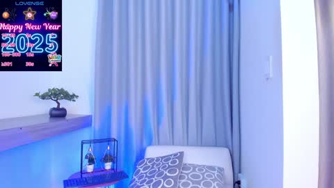 Snapshot of im_antonia chatting on 01/13/25, 03:15 LUCY online show from 01/13/25, 03:15