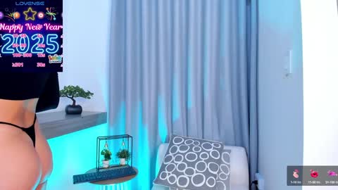 Snapshot of im_antonia chatting on 01/19/25, 12:39 LUCY online show from 01/19/25, 12:39