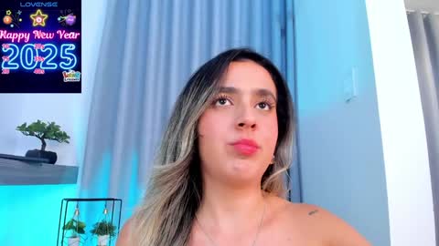 Snapshot of im_antonia chatting on 01/20/25, 10:04 LUCY online show from 01/20/25, 10:04