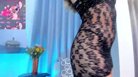 Snapshot of im_antonia chatting on 02/10/25, 07:07 LUCY online show from 02/10/25, 07:07