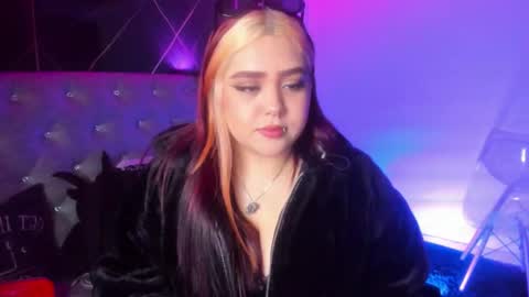 im_bunny__ online show from 11/23/25, 11:32