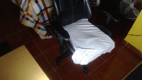 Snapshot of im_dave21 chatting on 11/19/25, 09:09 im_dave21 online show from 11/19/25, 09:09