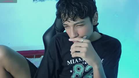 im_david01 online show from 10/20/25, 01:00