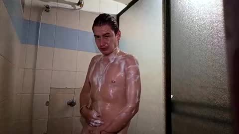 im_dereck_martinez_69 online show from 10/03/25, 03:36