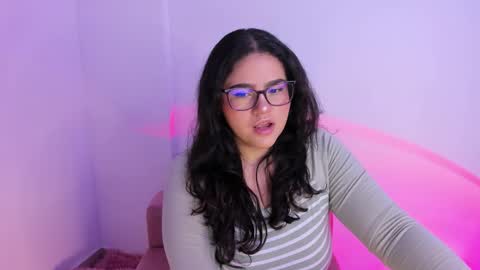 mei mei uwu online show from 10/08/25, 10:18