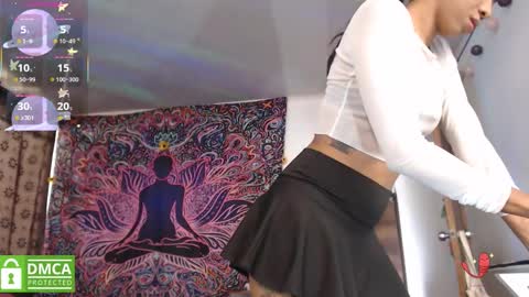 Snapshot of im_moonlight chatting on 10/13/25, 02:50 Cutie pie online show from 10/13/25, 02:50