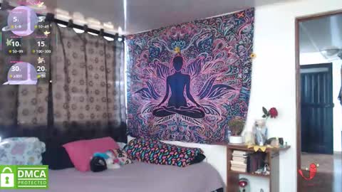 Snapshot of im_moonlight chatting on 10/19/25, 02:29 Cutie pie online show from 10/19/25, 02:29