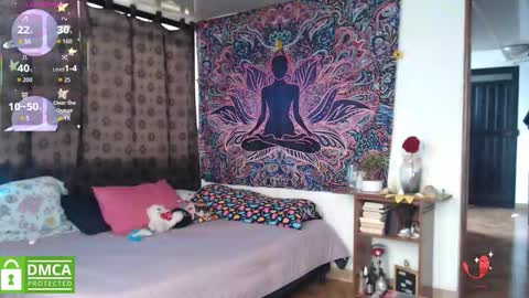 Snapshot of im_moonlight chatting on 10/20/25, 02:06 Cutie pie online show from 10/20/25, 02:06