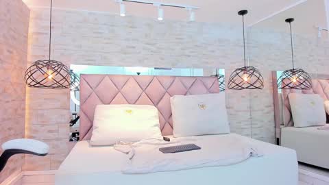 im mou  online show from 01/25/25, 03:41