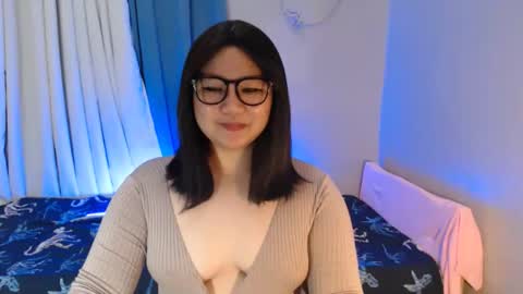 Snapshot of im_ur_cutiewife chatting on 09/11/25, 10:32 cherryl online show from 09/11/25, 10:32