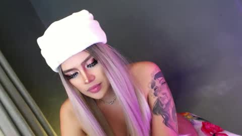 Snapshot of im_ur_nightmare chatting on 12/18/24, 05:15 Candy Moore online show from 12/18/24, 05:15