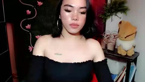 Snapshot of im_urlovergirlxxx chatting on 11/08/25, 09:20 Hii love online show from 11/08/25, 09:20