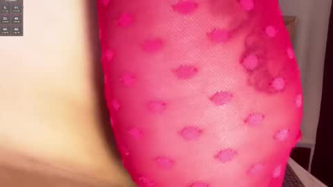 Snapshot of im_yours_01 chatting on 03/03/25, 09:44 daniella online show from 03/03/25, 09:44