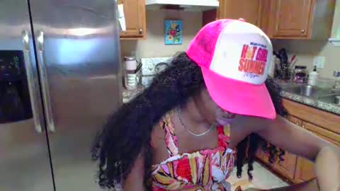 Snapshot of iman_love chatting on 09/15/25, 09:48 iman_love online show from 09/15/25, 09:48