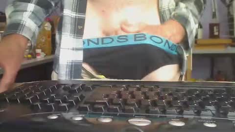 Snapshot of imaussiechris chatting on 01/06/25, 02:37 Aussie Guy online show from 01/06/25, 02:37