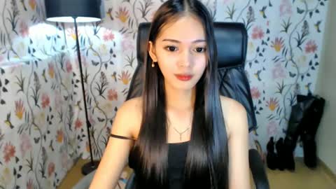 Snapshot of imyourlegalbaby chatting on 01/23/25, 05:56 Aki online show from 01/23/25, 05:56