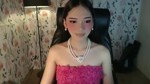 Snapshot of imyourlegalbaby chatting on 02/25/25, 05:19 Aki online show from 02/25/25, 05:19