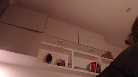 Snapshot of in_yan chatting on 09/13/25, 04:29 Lin online show from 09/13/25, 04:29