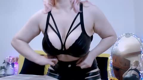 Ina online show from 11/19/25, 09:37