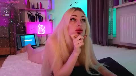  Dina  Help me reach 100 likes  online show from 10/08/25, 09:34