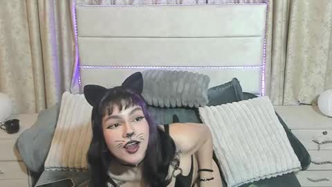 Snapshot of incognyta chatting on 10/31/25, 02:18 incognyta online show from 10/31/25, 02:18