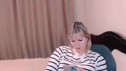 Snapshot of incredible_ariela chatting on 02/02/25, 01:30 incredible_ariela online show from 02/02/25, 01:30