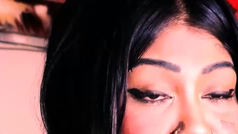 Snapshot of indian_dreamgirl chatting on 09/29/25, 12:32 Bella Ambrosia online show from 09/29/25, 12:32