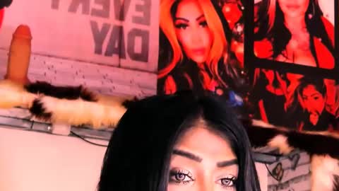Snapshot of indian_dreamgirl chatting on 10/09/25, 11:30 Bella Ambrosia online show from 10/09/25, 11:30