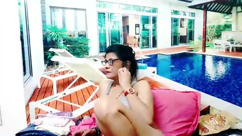 Snapshot of indianallure chatting on 12/30/24, 12:42 Femiez online show from 12/30/24, 12:42