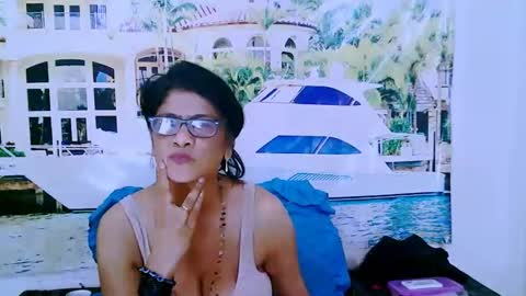 Snapshot of indianallure chatting on 01/18/25, 12:57 Femiez online show from 01/18/25, 12:57