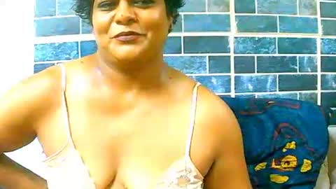 Snapshot of indiancherrypie chatting on 12/13/24, 01:33 indiancherrypie online show from 12/13/24, 01:33