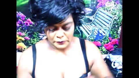 Snapshot of indiancherrypie chatting on 03/11/25, 09:56 indiancherrypie online show from 03/11/25, 09:56