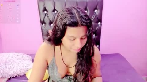 Snapshot of indianflame chatting on 01/23/25, 11:04 PARADISEQUEEN online show from 01/23/25, 11:04