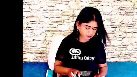 Mika online show from 11/11/25, 06:41