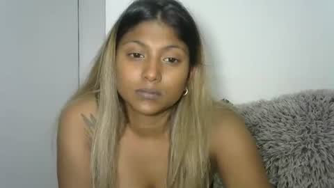 indianqtpie6 online show from 10/17/25, 06:43