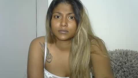 indianqtpie6 online show from 10/22/25, 06:18