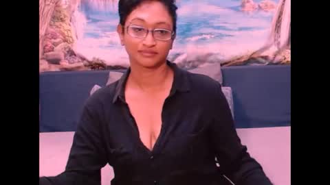Snapshot of indianspicy69 chatting on 12/17/24, 05:18 Shreya online show from 12/17/24, 05:18