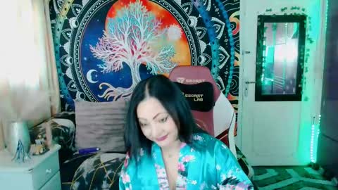 Snapshot of indica_me chatting on 09/30/25, 06:29 indica_me online show from 09/30/25, 06:29