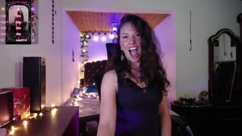 Snapshot of indigo_sativa chatting on 09/24/25, 11:41 Indigo Wild online show from 09/24/25, 11:41