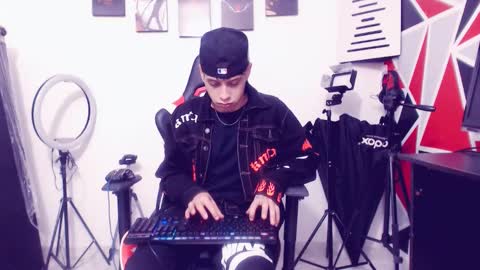 matias online show from 11/12/25, 05:30