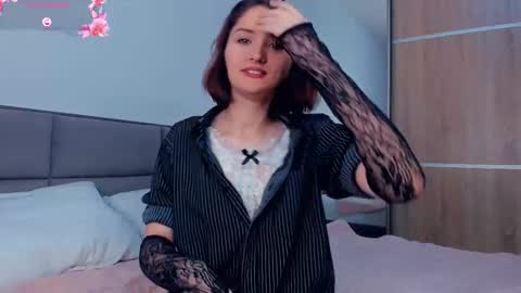 Kira online show from 10/06/25, 04:10