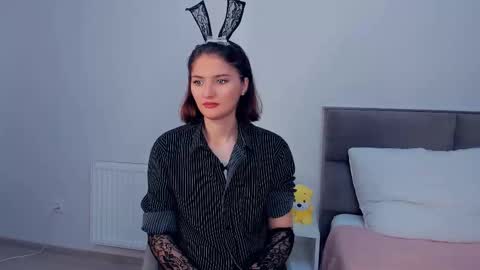 Kira online show from 10/07/25, 04:09