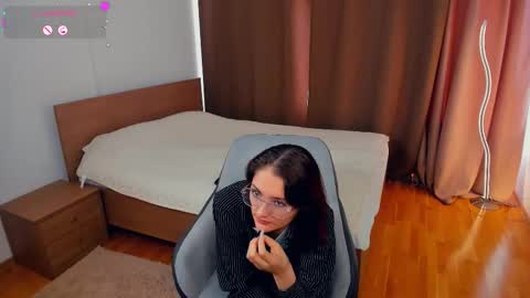 Kira online show from 10/22/25, 04:13