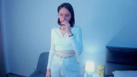 Kira online show from 11/10/25, 04:11